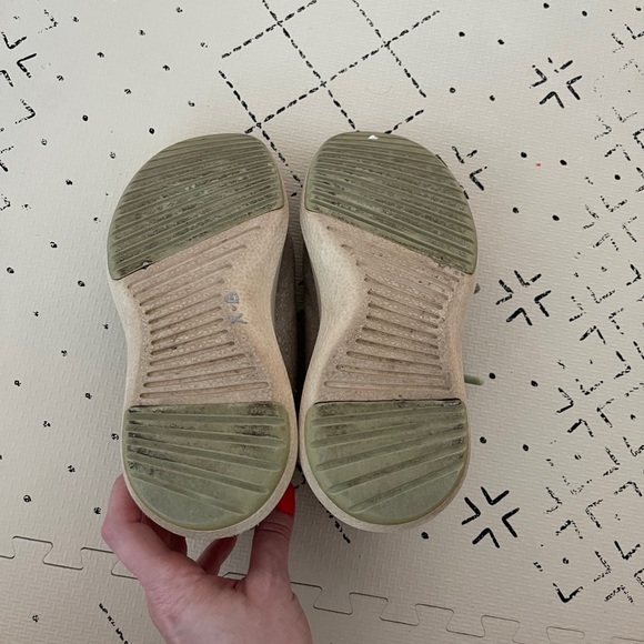 Women's Wool Runner-up Mizzles sz7 - Picture 4 of 8